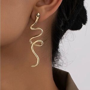 🐍 Stunning shiny gold slithery snake earrings 🐍